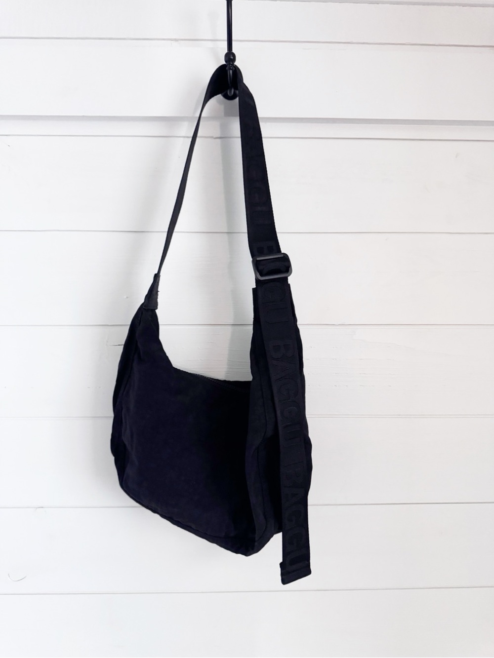 BAGGU Black Shoulder Bag with Branded Webbing Strap